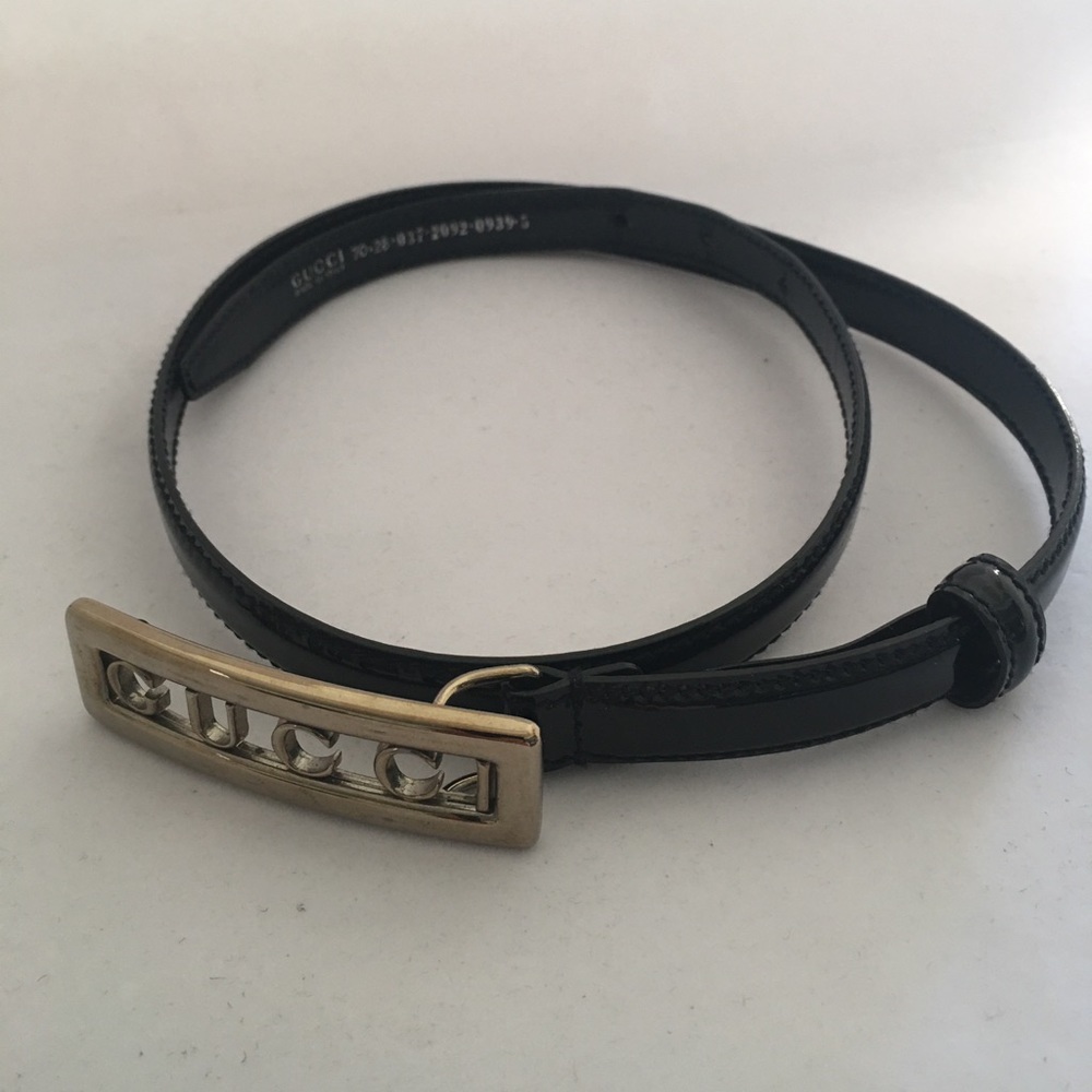 Gucci slim leather belt with silver toned buckle